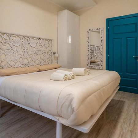 Room With Independent Entrance - Termini/Aquarium Roma Ngoại thất bức ảnh